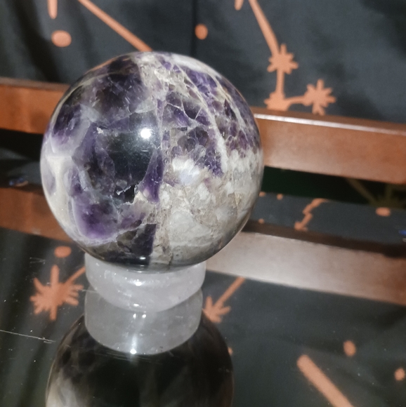 Dream Amethyst Sphere - Picture 3 of 9
